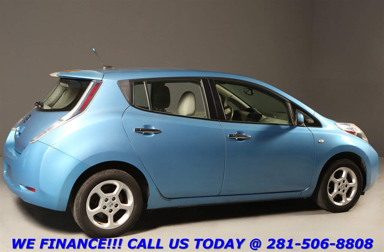 2012 Nissan LEAF 2012 SL NAV QUICK CHARGE CAM KEYGO 68K MLS IRS RE - Photo 6 - Houston, TX 77031