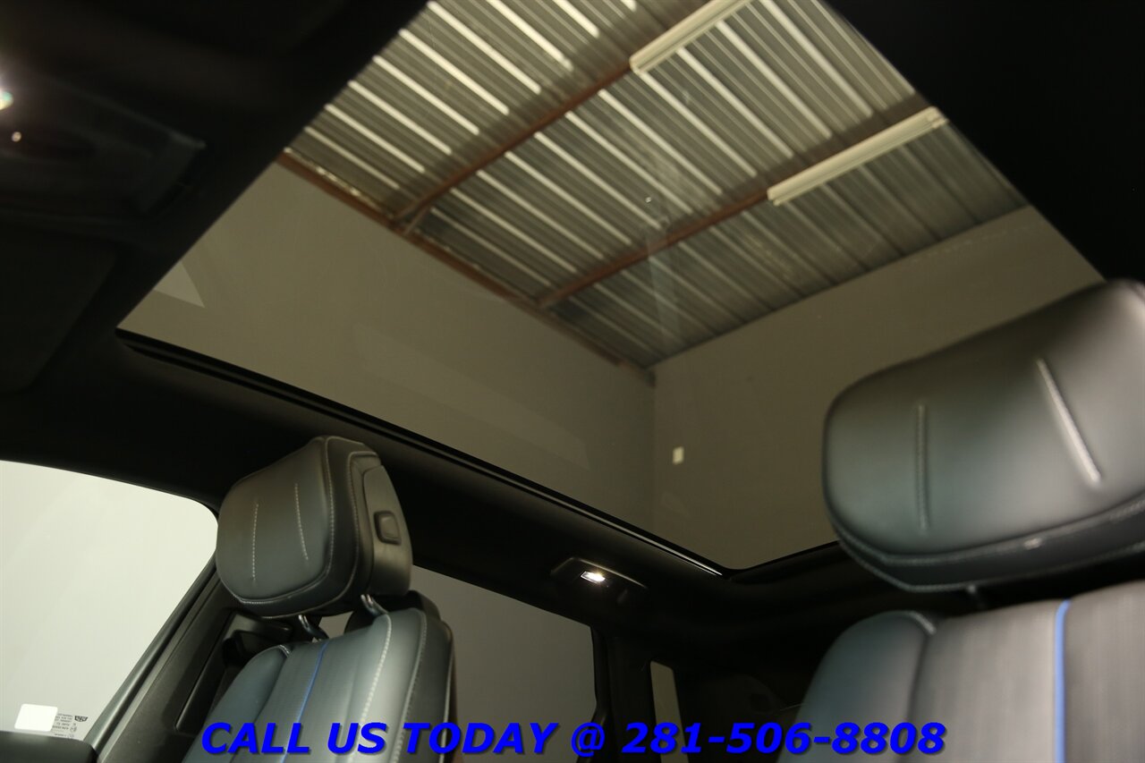 2024 Cadillac LYRIQ 2024 Luxury 500HP AWD NAV PANO ADAPTCRUISE 33K Mi - Photo 12 - Houston, TX 77031