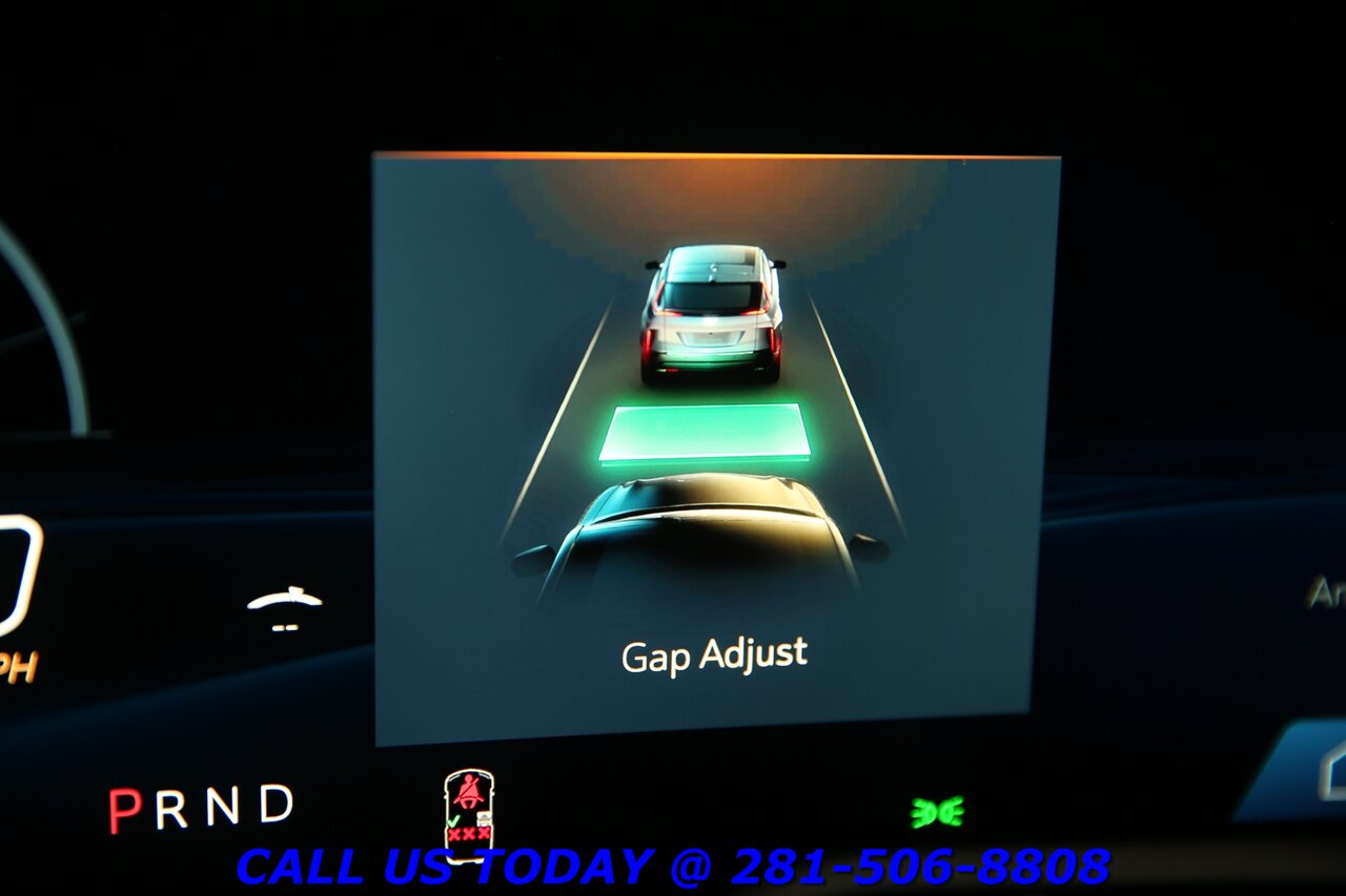 2024 Cadillac LYRIQ 2024 Luxury 500HP AWD NAV PANO ADAPTCRUISE 33K Mi - Photo 17 - Houston, TX 77031