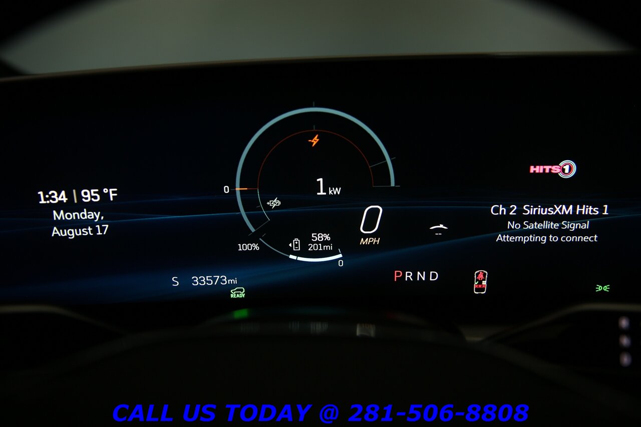 2024 Cadillac LYRIQ 2024 Luxury 500HP AWD NAV PANO ADAPTCRUISE 33K Mi - Photo 16 - Houston, TX 77031