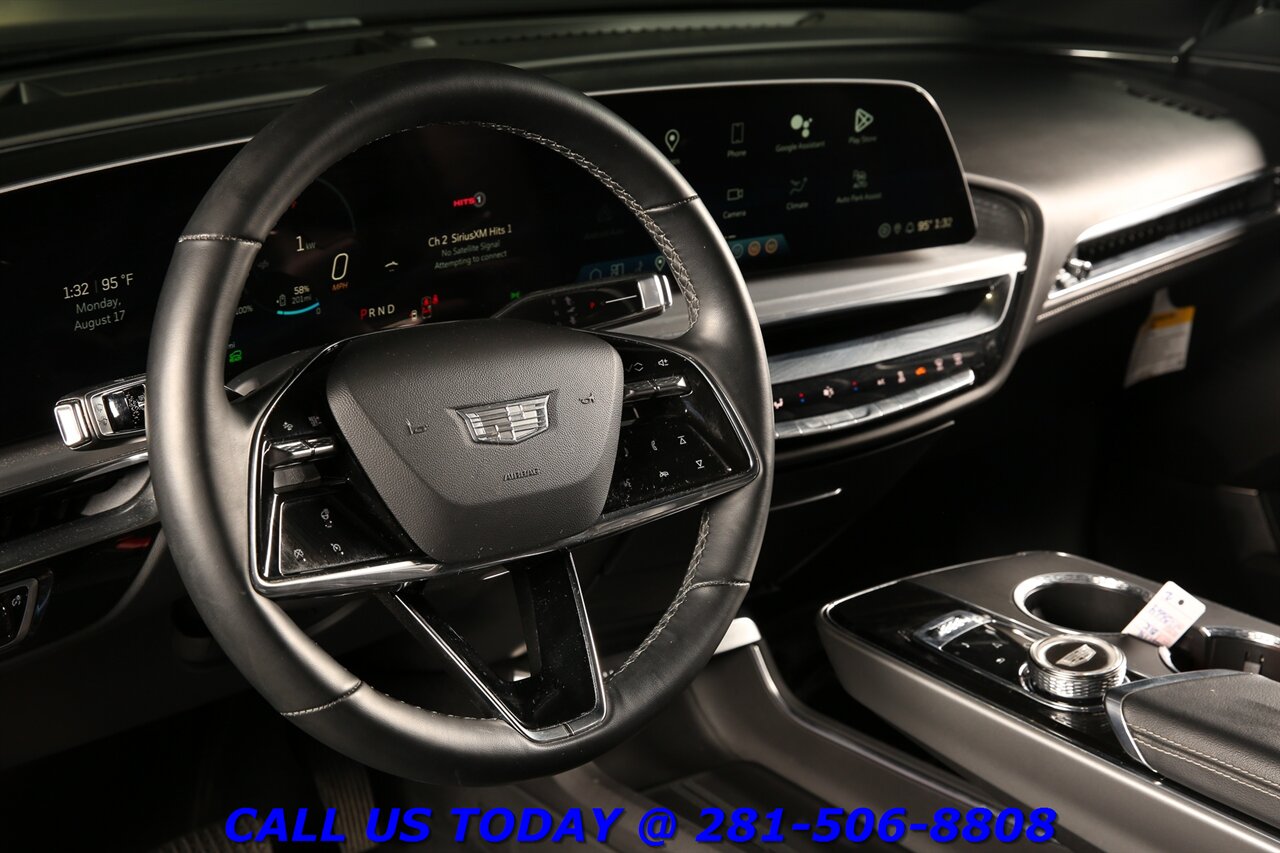 2024 Cadillac LYRIQ 2024 Luxury 500HP AWD NAV PANO ADAPTCRUISE 33K Mi - Photo 11 - Houston, TX 77031