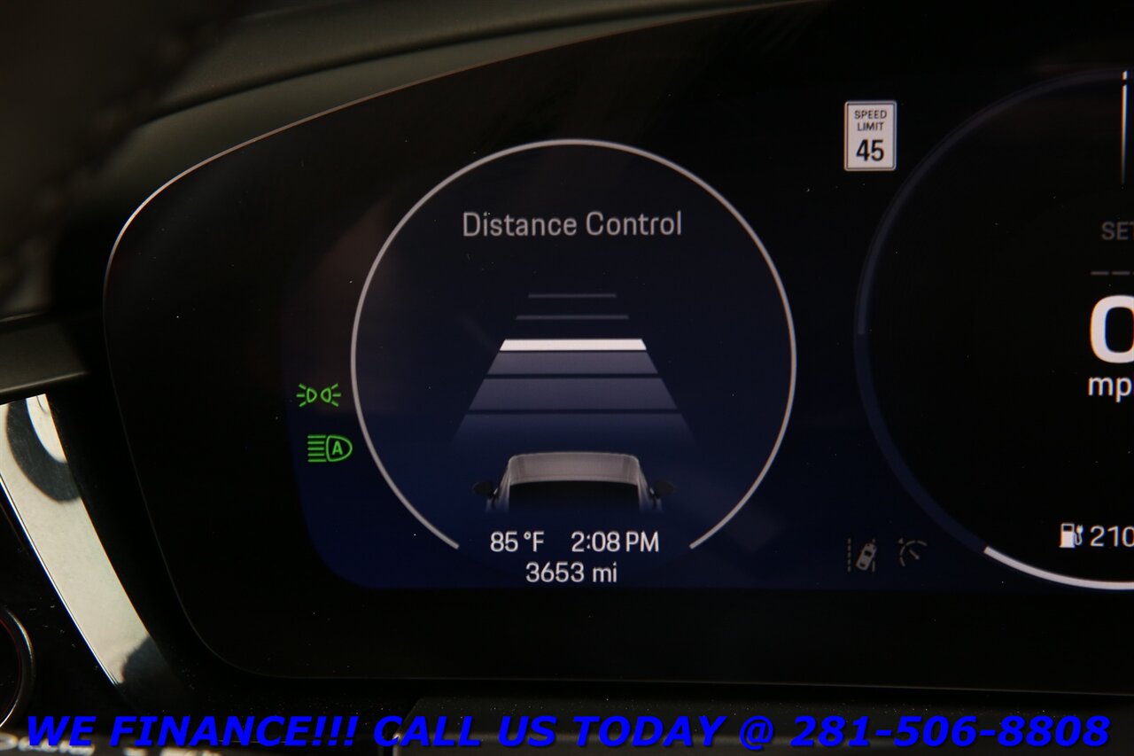 2025 Porsche Macan 2025 4 Electric AWD NAV PANO CHRONO BO ADAPT 3K Mi - Photo 15 - Houston, TX 77031