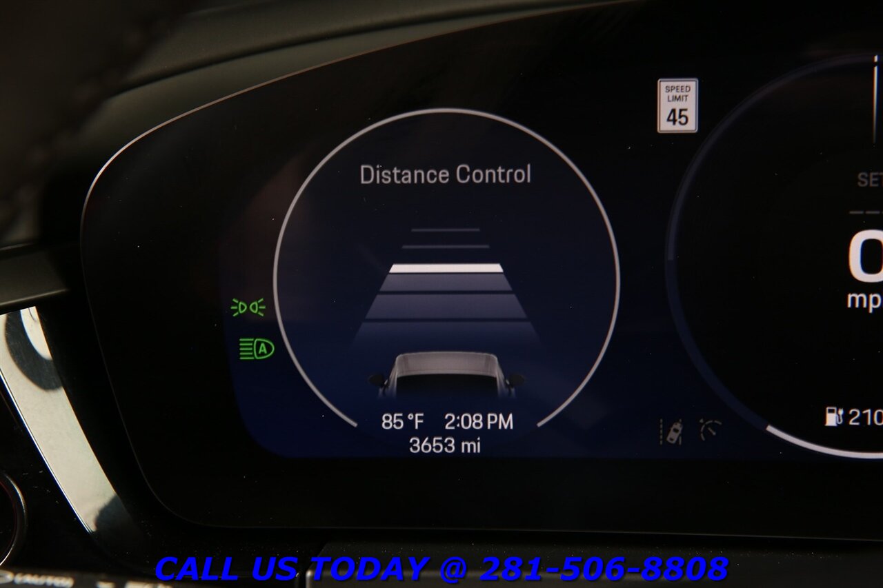 2025 Porsche Macan 2025 4 Electric AWD NAV PANO CHRONO BO ADAPT 3K Mi - Photo 15 - Houston, TX 77031