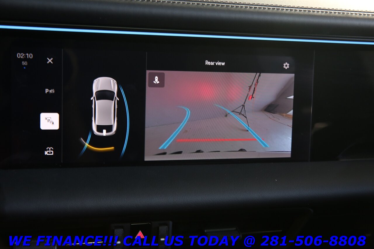 2025 Porsche Macan 2025 4 Electric AWD NAV PANO CHRONO BO ADAPT 3K Mi - Photo 17 - Houston, TX 77031