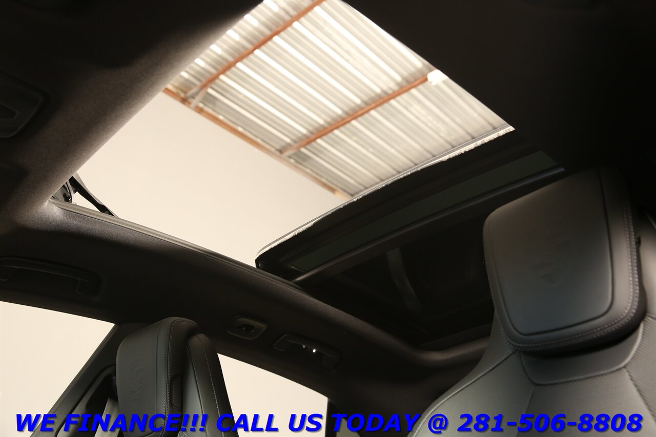 2025 Porsche Macan 2025 4 Electric AWD NAV PANO CHRONO BO ADAPT 3K Mi - Photo 10 - Houston, TX 77031
