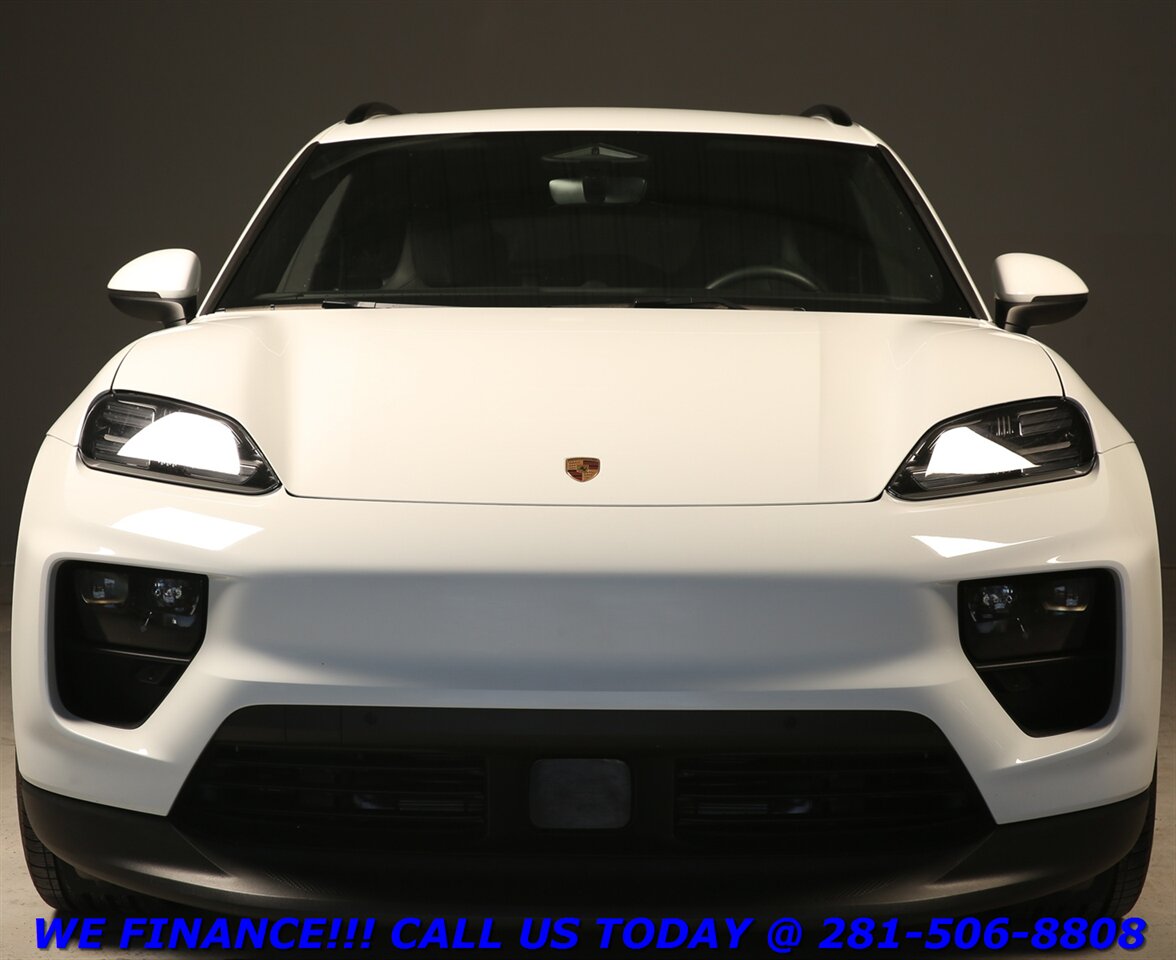 2025 Porsche Macan 2025 4 Electric AWD NAV PANO CHRONO BO ADAPT 3K Mi - Photo 8 - Houston, TX 77031