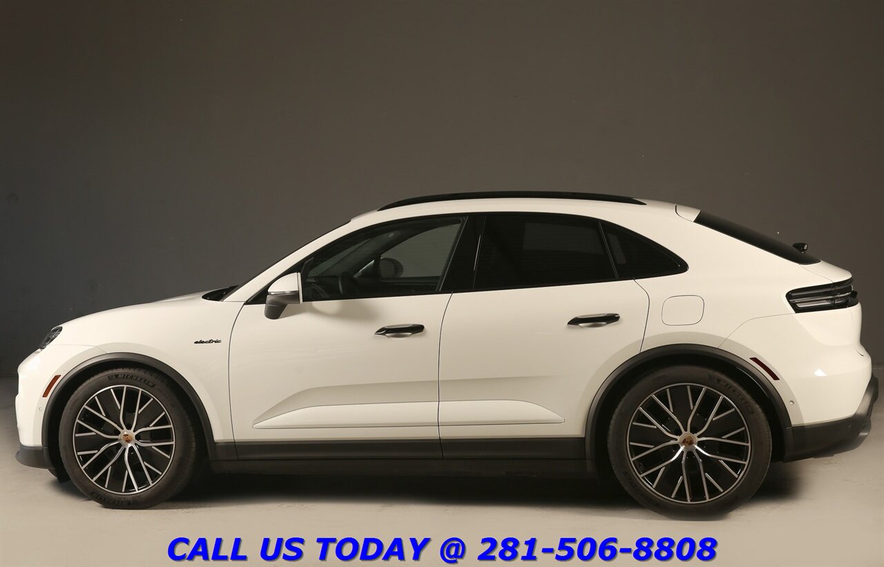 2025 Porsche Macan 2025 4 Electric AWD NAV PANO CHRONO BO ADAPT 3K Mi - Photo 4 - Houston, TX 77031