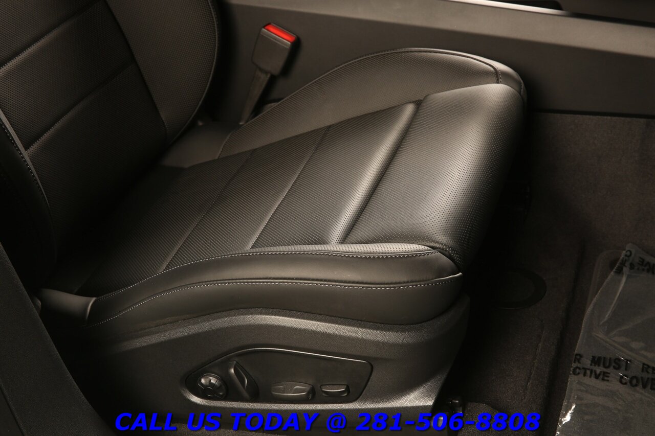 2025 Porsche Macan 2025 4 Electric AWD NAV PANO CHRONO BO ADAPT 3K Mi - Photo 22 - Houston, TX 77031