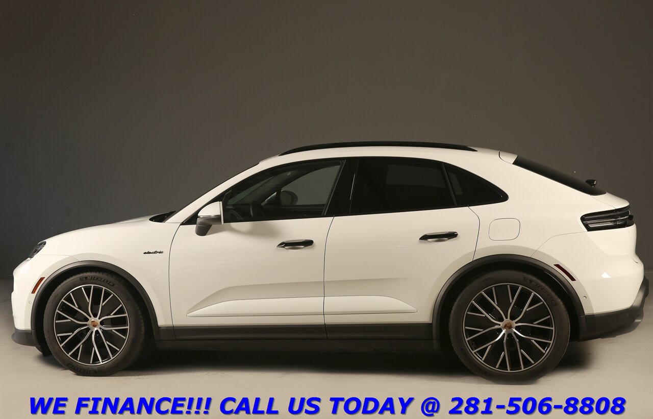 2025 Porsche Macan 2025 4 Electric AWD NAV PANO CHRONO BO ADAPT 3K Mi - Photo 4 - Houston, TX 77031