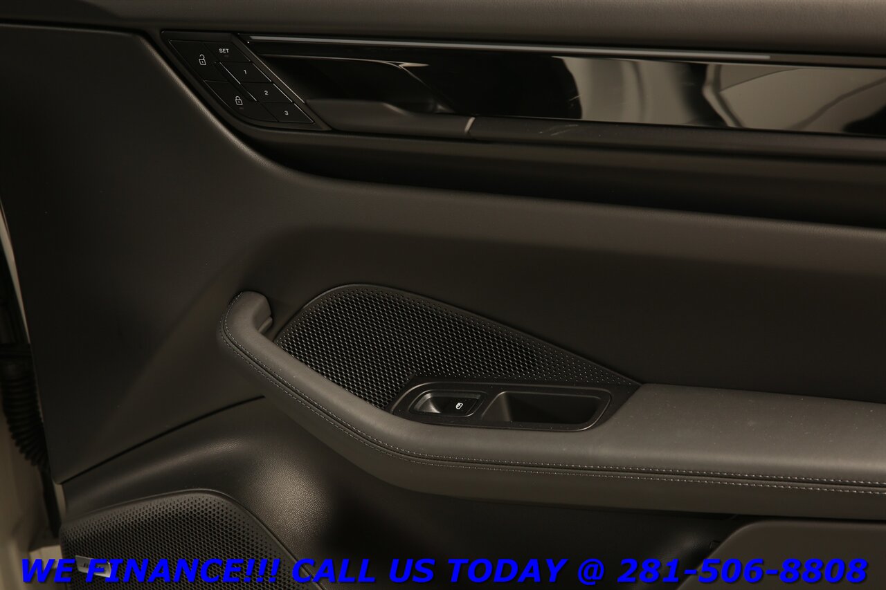 2025 Porsche Macan 2025 4 Electric AWD NAV PANO CHRONO BO ADAPT 3K Mi - Photo 29 - Houston, TX 77031