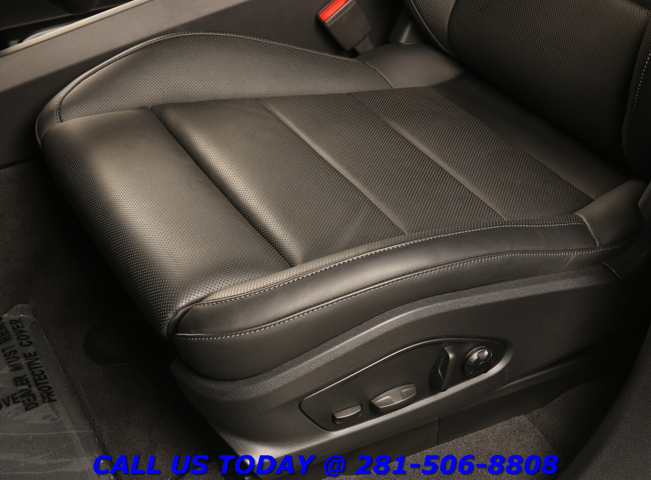 2025 Porsche Macan 2025 4 Electric AWD NAV PANO CHRONO BO ADAPT 3K Mi - Photo 12 - Houston, TX 77031