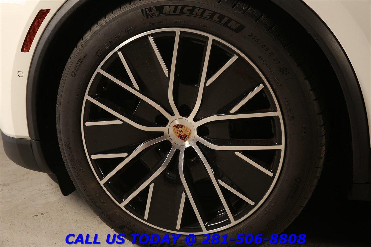 2025 Porsche Macan 2025 4 Electric AWD NAV PANO CHRONO BO ADAPT 3K Mi - Photo 24 - Houston, TX 77031
