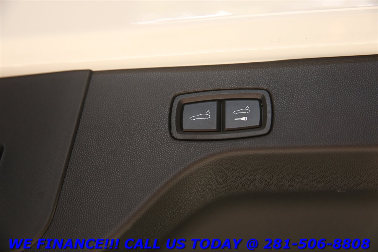 2025 Porsche Macan 2025 4 Electric AWD NAV PANO CHRONO BO ADAPT 3K Mi - Photo 30 - Houston, TX 77031