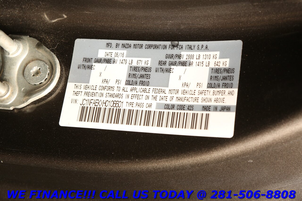 2017 FIAT 124 Spider 2017 Classica CONVERTIBLE MANUAL 6-SPEED 76K MLS   - Photo 25 - Houston, TX 77031