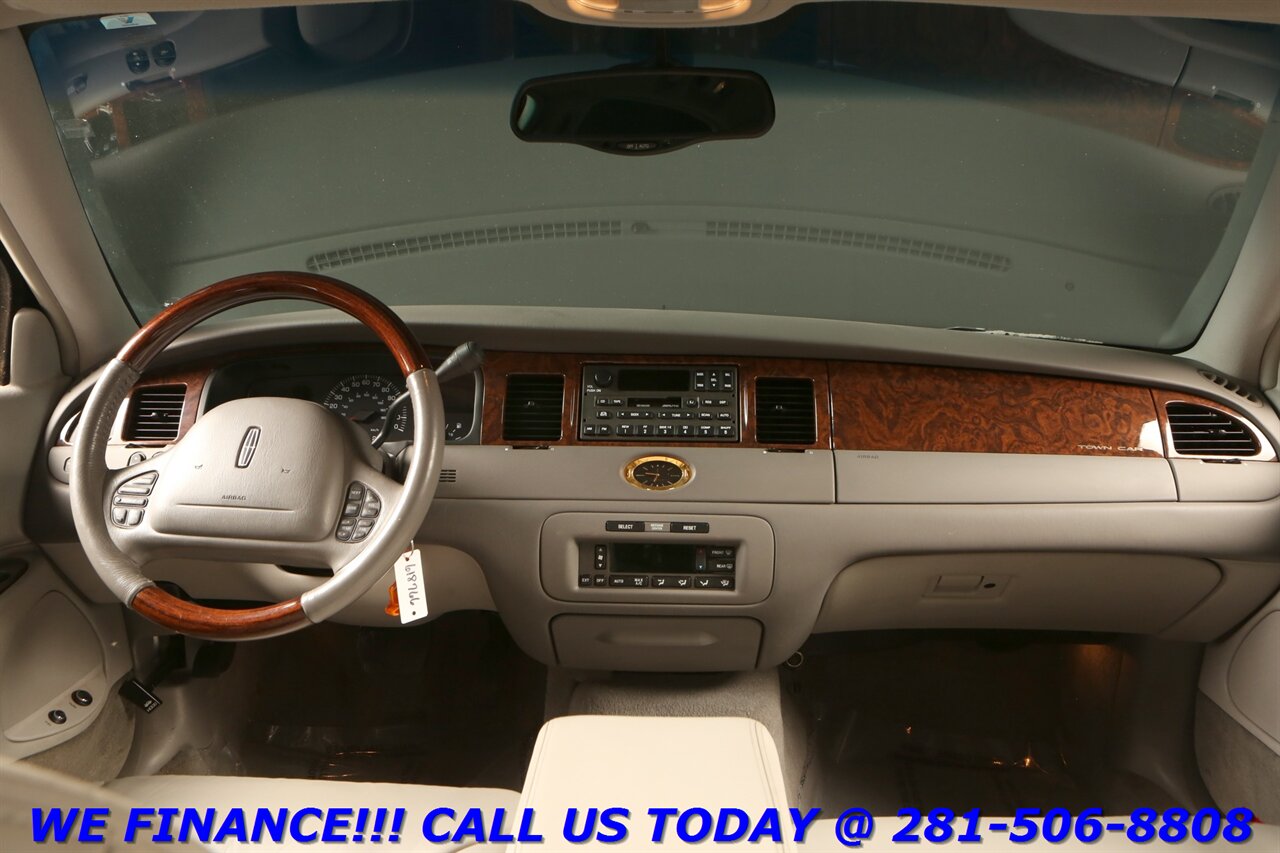 2002 Lincoln Town Car 2002 Cartier LEATHER HEATSEAT WOOD CRUISE 55K MLS - Photo 4 - Houston, TX 77031
