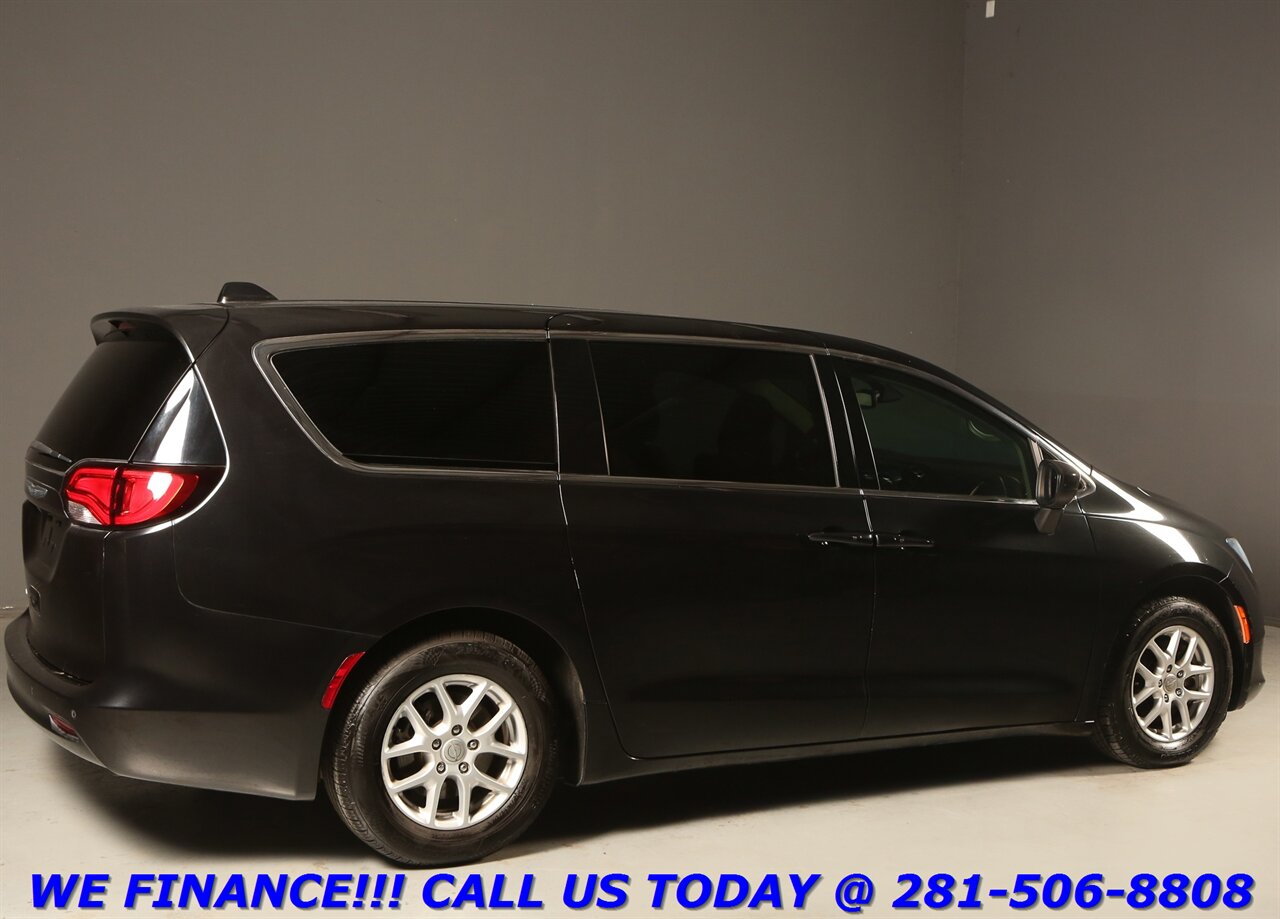 2017 Chrysler Pacifica 2017 Touring BLIND 8PASS CAMERA KEYLESS 76K MLS   - Photo 6 - Houston, TX 77031