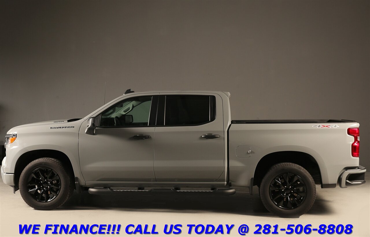 2025 Chevrolet Silverado 1500 2025 Custom 4x4 CREW CARPLAY CAM 9K MLS SLATE GRAY   - Photo 4 - Houston, TX 77031