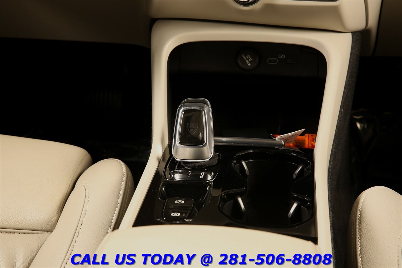 2023 Volvo XC40 2023 B5 Plus Bright Theme AWD NAV PANO BLIND - Photo 25 - Houston, TX 77031