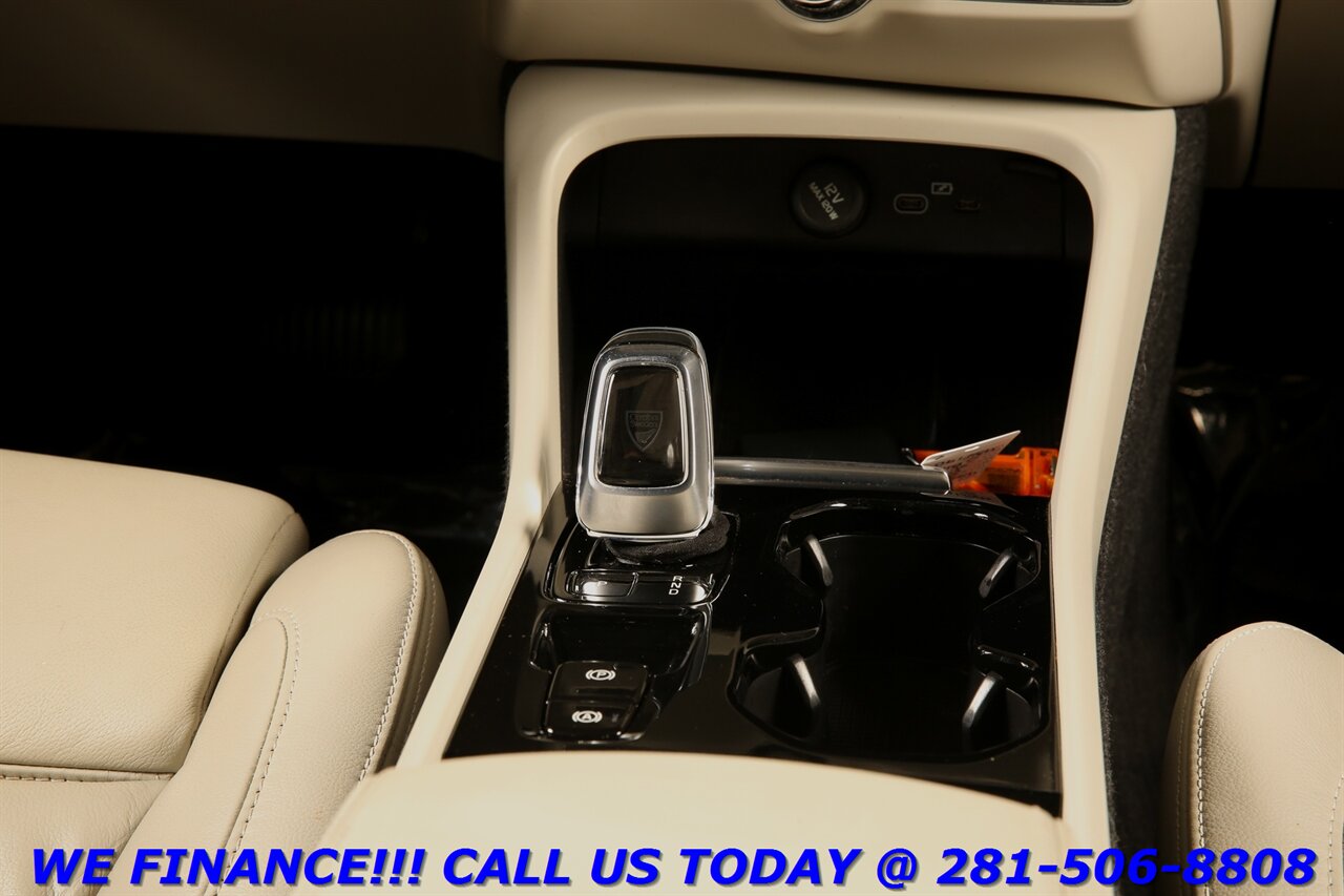 2023 Volvo XC40 2023 B5 Plus Bright Theme AWD NAV PANO BLIND   - Photo 25 - Houston, TX 77031