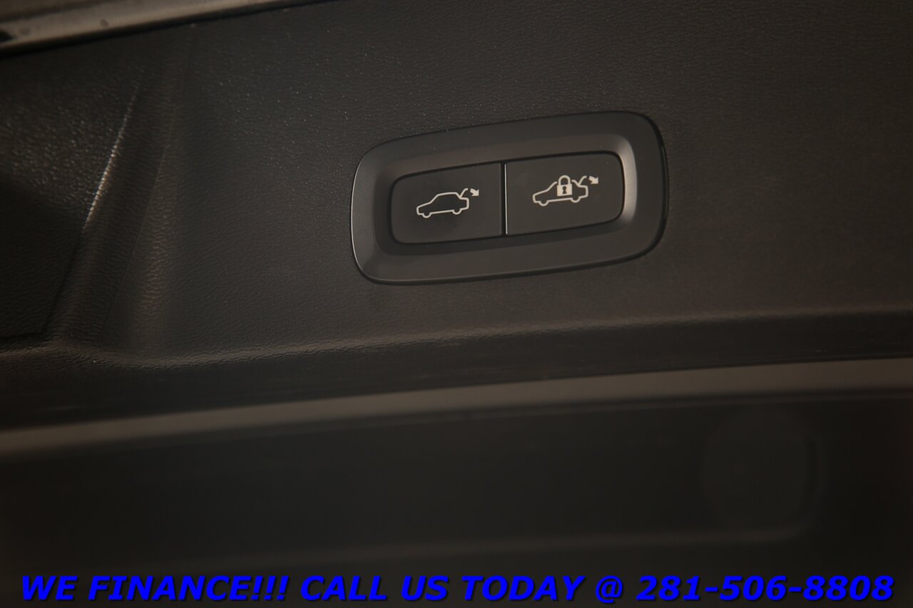 2023 Volvo XC40 2023 B5 Plus Bright Theme AWD NAV PANO BLIND   - Photo 28 - Houston, TX 77031