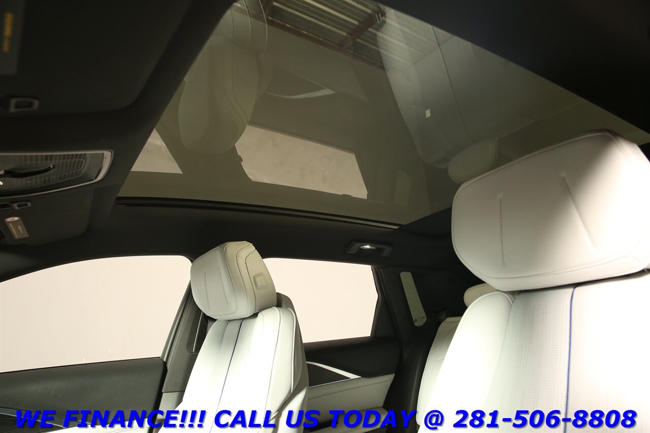 2024 Cadillac LYRIQ 2024 Luxury NAV HUD ADAPT CRUISE PANOROOF 19K MLS   - Photo 12 - Houston, TX 77031