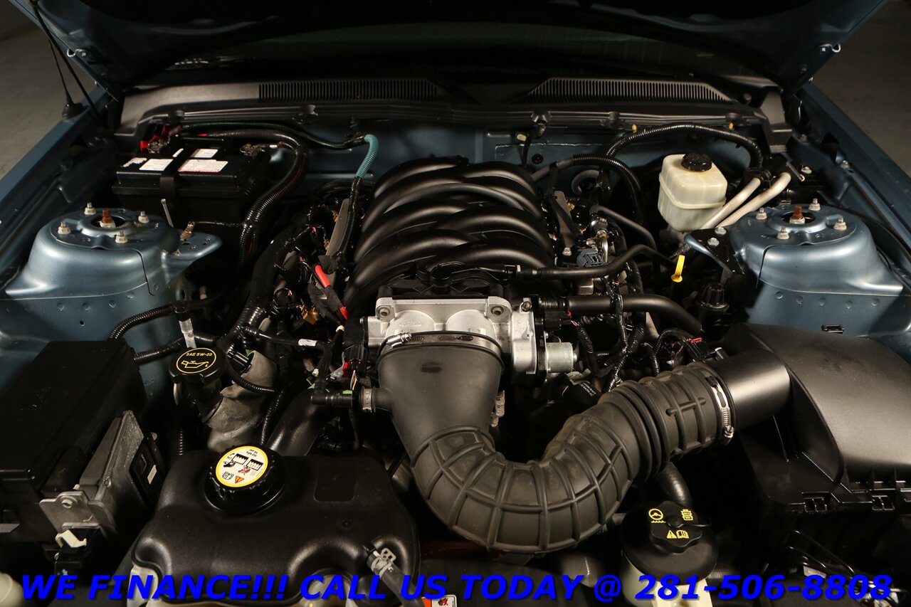 2005 Ford FORD MUSTANG GT DELUXE 5-SPEED MANUAL V8 LEATHER PWR SEAT   - Photo 23 - Houston, TX 77031