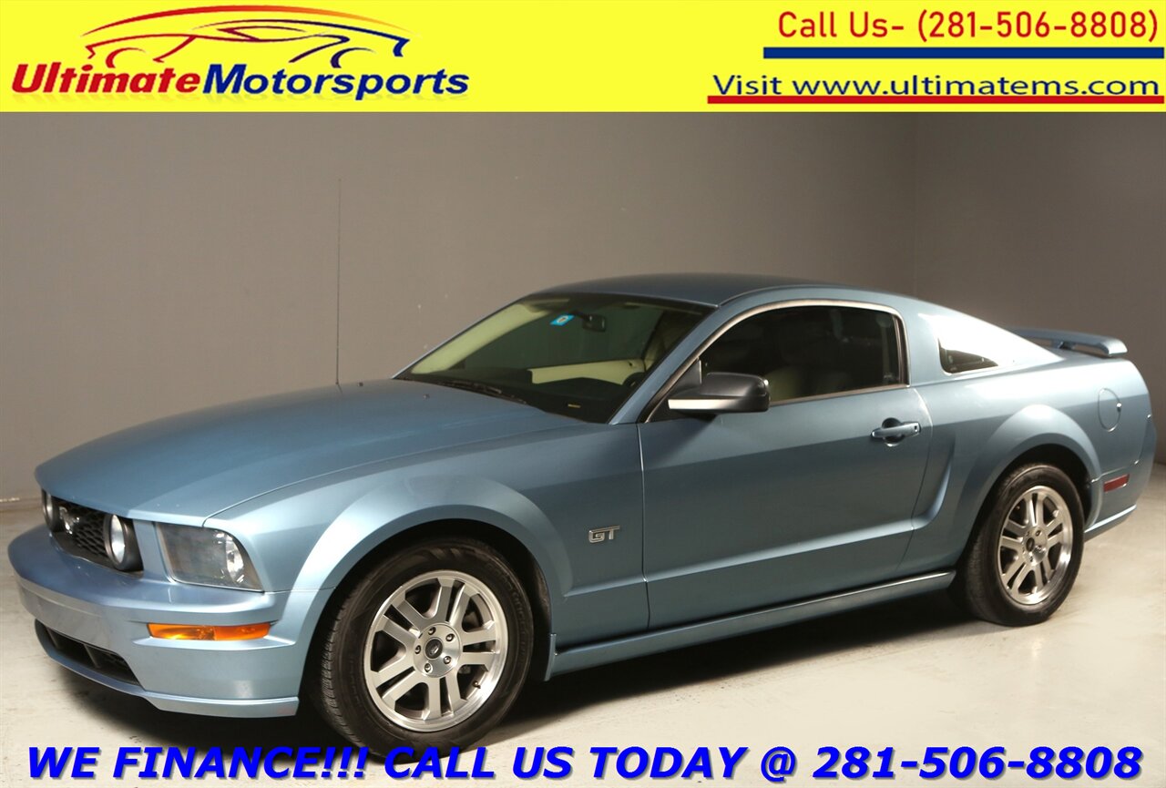 2005 Ford FORD MUSTANG GT DELUXE 5-SPEED MANUAL V8 LEATHER PWR SEAT   - Photo 1 - Houston, TX 77031