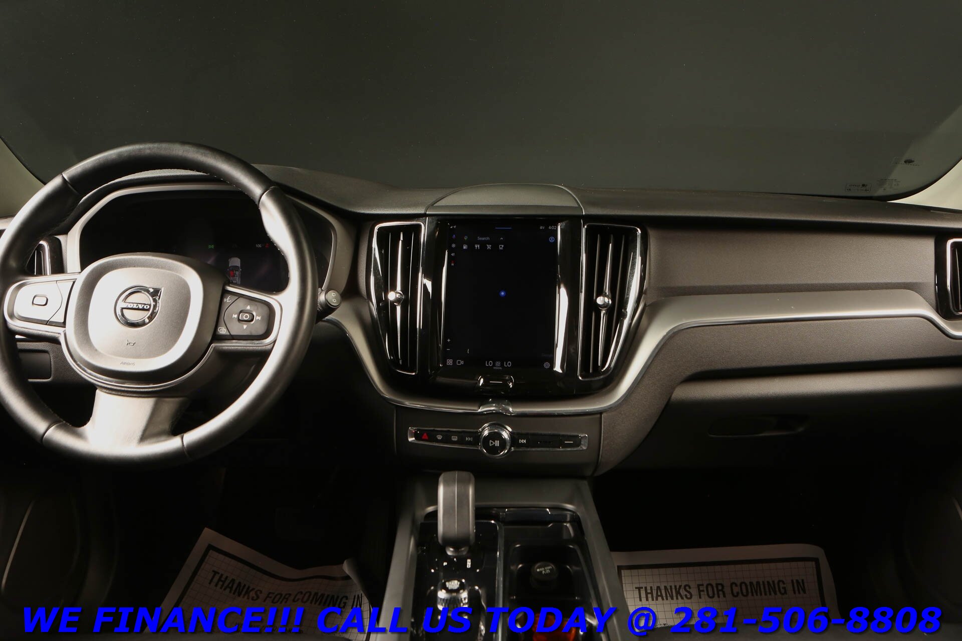 2023 Volvo XC60 B5 Core photo 2
