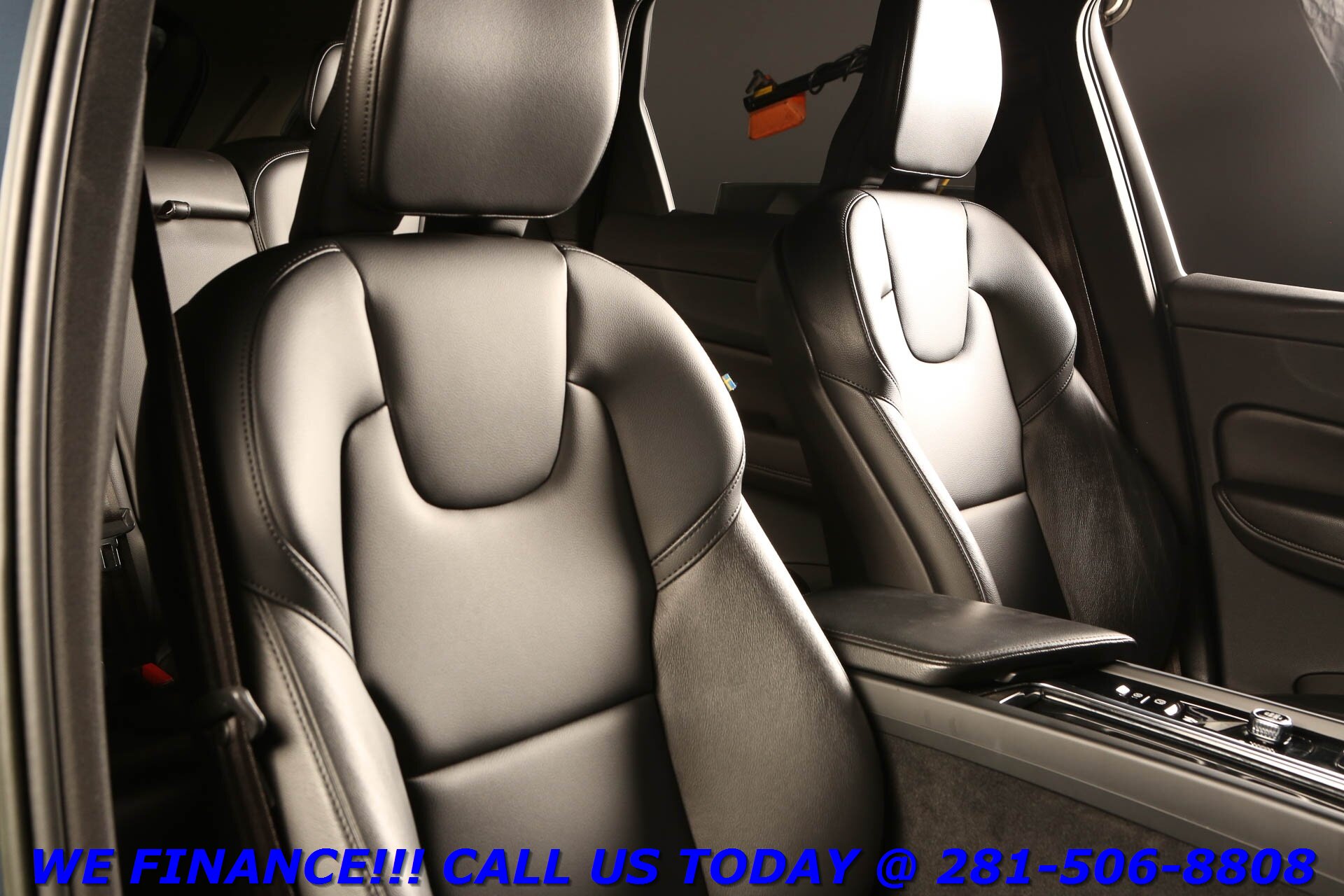 2023 Volvo XC60 B5 Core photo 16