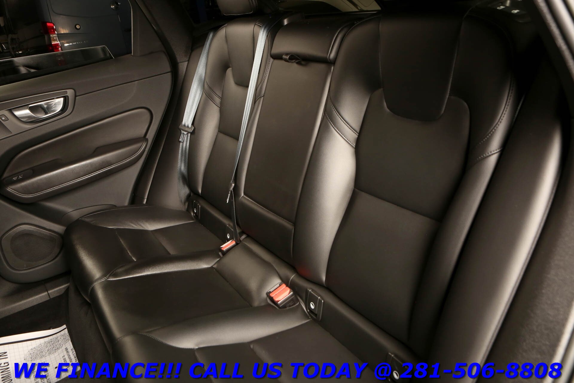 2023 Volvo XC60 B5 Core photo 18