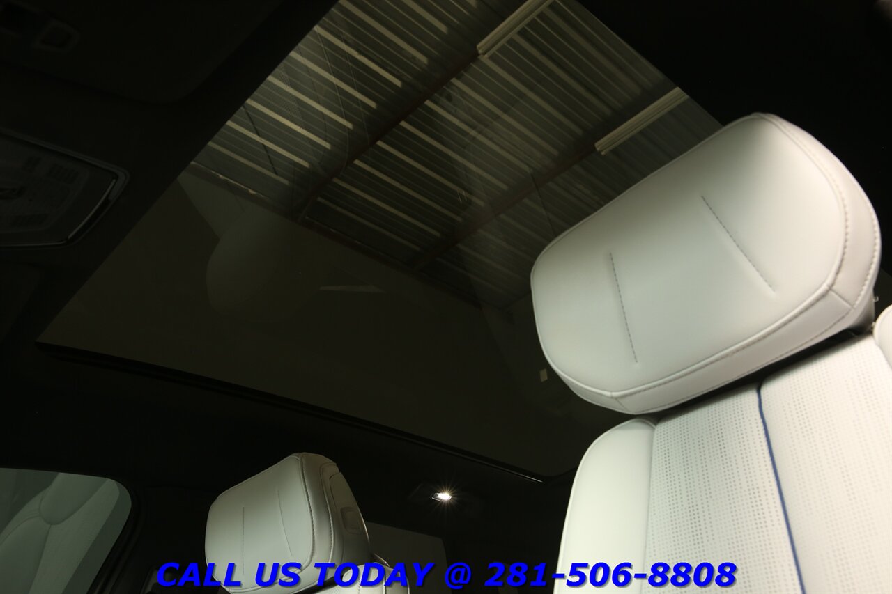2024 Cadillac LYRIQ 2024 Luxury AWD NAV PANO ADAPTDRIVE CARPLAY 24K Mi - Photo 12 - Houston, TX 77031