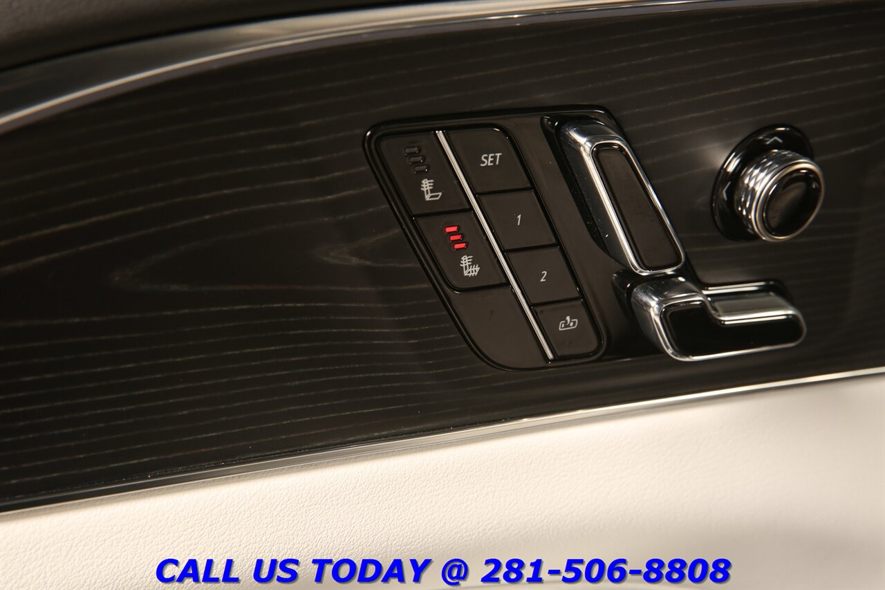 2024 Cadillac LYRIQ 2024 Luxury AWD NAV PANO ADAPTDRIVE CARPLAY 24K Mi - Photo 10 - Houston, TX 77031
