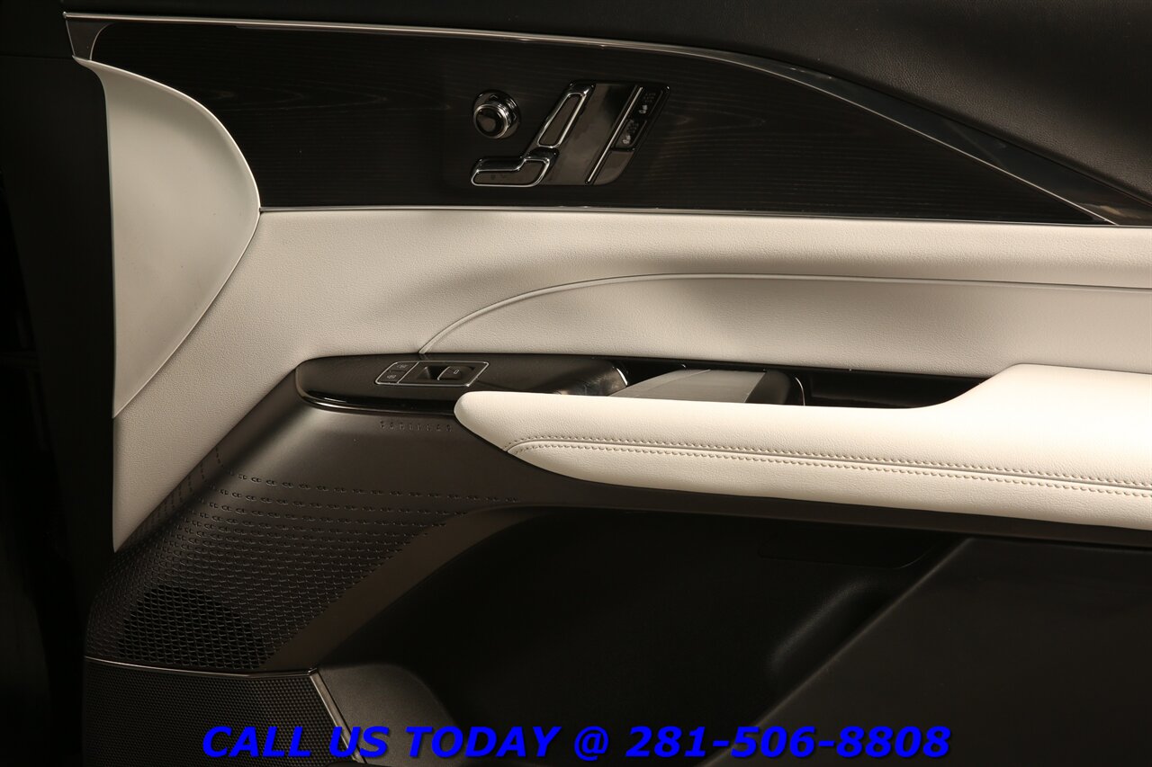2024 Cadillac LYRIQ 2024 Luxury AWD NAV PANO ADAPTDRIVE CARPLAY 24K Mi - Photo 26 - Houston, TX 77031