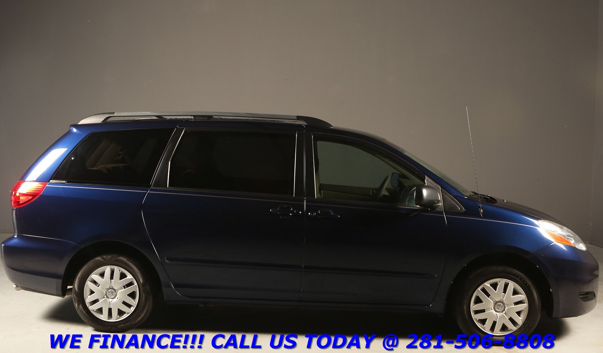 2006 Toyota Sienna LE photo 23