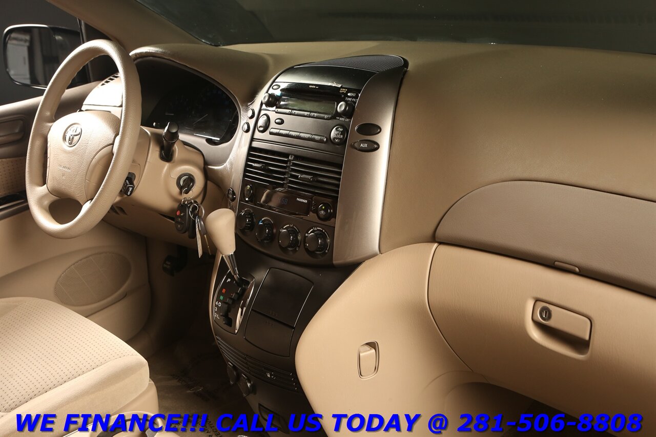 2006 Toyota Sienna 2006 LE 8PASS DVD ROOF RACK CRUISE 16K MILES!!! - Photo 16 - Houston, TX 77031