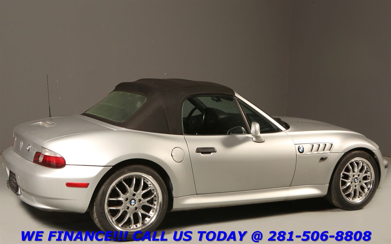 2002 BMW Z3 2002 CONVERTIBLE MANUAL 5-SPEED HEATSEAT 17 "ALLOYS   - Photo 9 - Houston, TX 77031