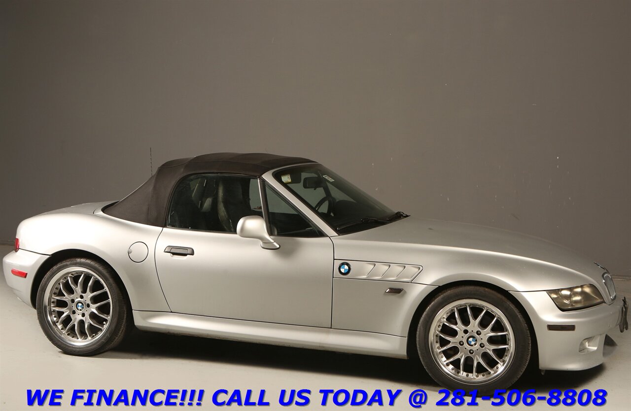 2002 BMW Z3 2002 CONVERTIBLE MANUAL 5-SPEED HEATSEAT 17 "ALLOYS   - Photo 11 - Houston, TX 77031