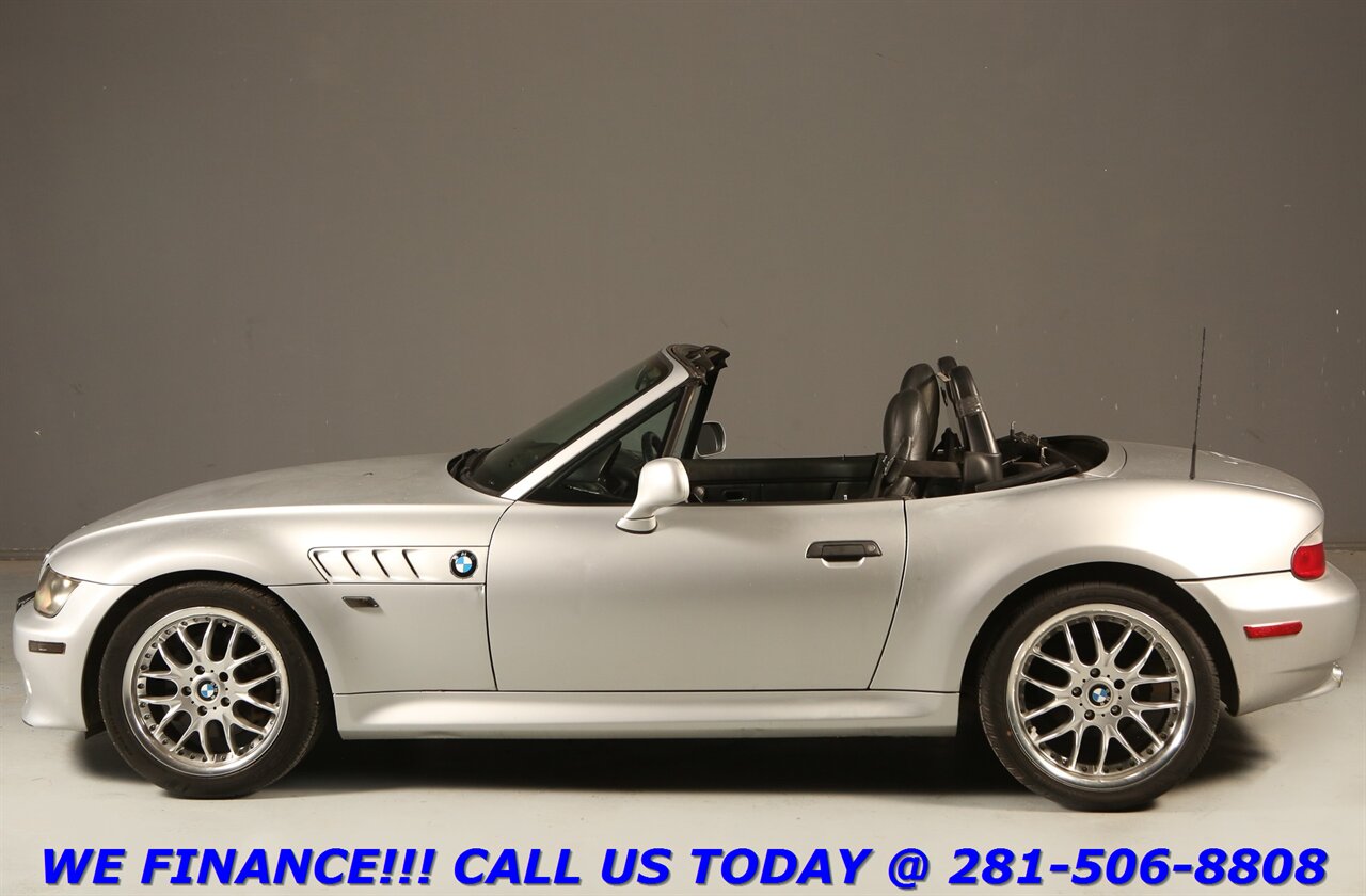 2002 BMW Z3 2002 CONVERTIBLE MANUAL 5-SPEED HEATSEAT 17 "ALLOYS   - Photo 4 - Houston, TX 77031