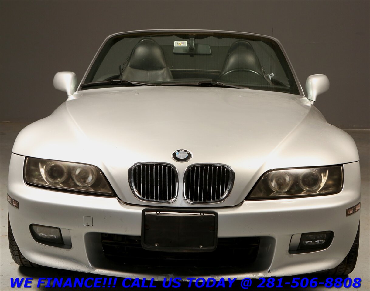 2002 BMW Z3 2002 CONVERTIBLE MANUAL 5-SPEED HEATSEAT 17 "ALLOYS   - Photo 12 - Houston, TX 77031