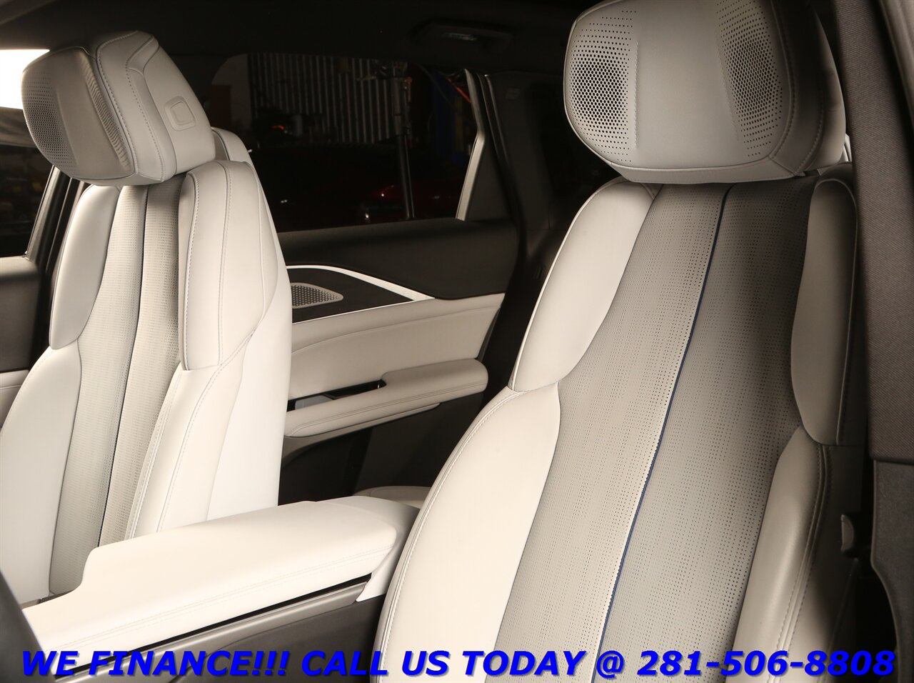 2023 Cadillac LYRIQ 2023 Luxury NAV PANO ADAPT CRUISE BLIND 22K MLS - Photo 13 - Houston, TX 77031