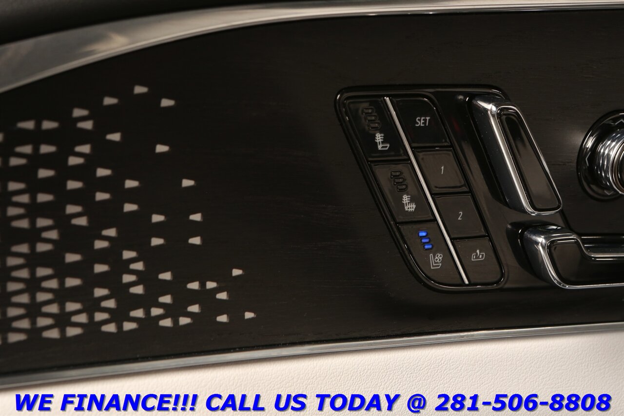 2023 Cadillac LYRIQ 2023 Luxury NAV PANO ADAPT CRUISE BLIND 22K MLS - Photo 10 - Houston, TX 77031