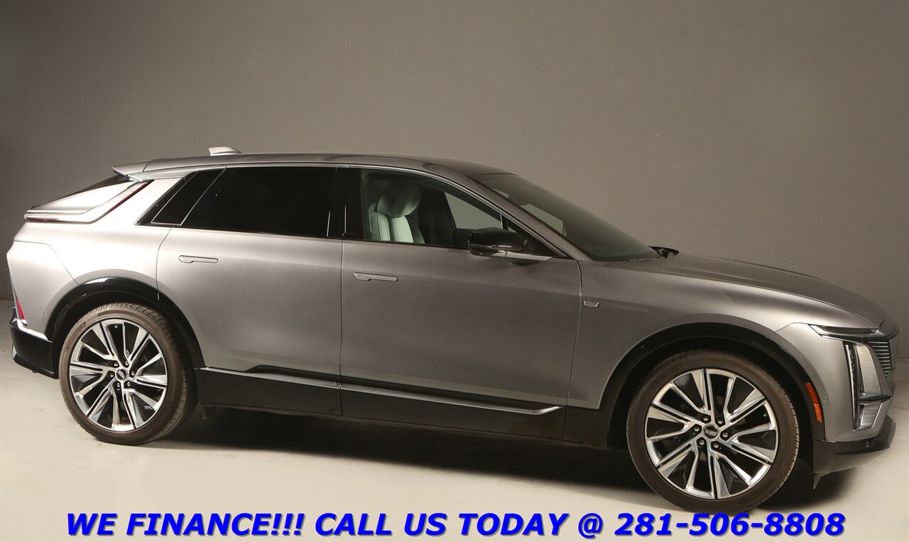 2023 Cadillac LYRIQ 2023 Luxury NAV PANO ADAPT CRUISE BLIND 22K MLS - Photo 7 - Houston, TX 77031