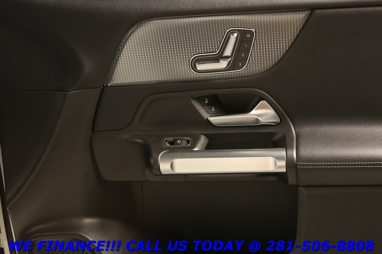 2020 Mercedes-Benz GLB 2020 GLB 250 4MATIC AWD PANO CAMERA KEYLESS 54K   - Photo 26 - Houston, TX 77031