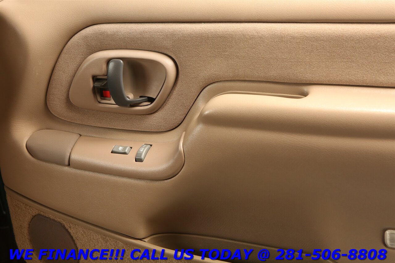 1999 Chevrolet CHEVROLET TAHOE LS 64K SUPER LOW MILES RARE 5.7L V8 - Photo 18 - Houston, TX 77031