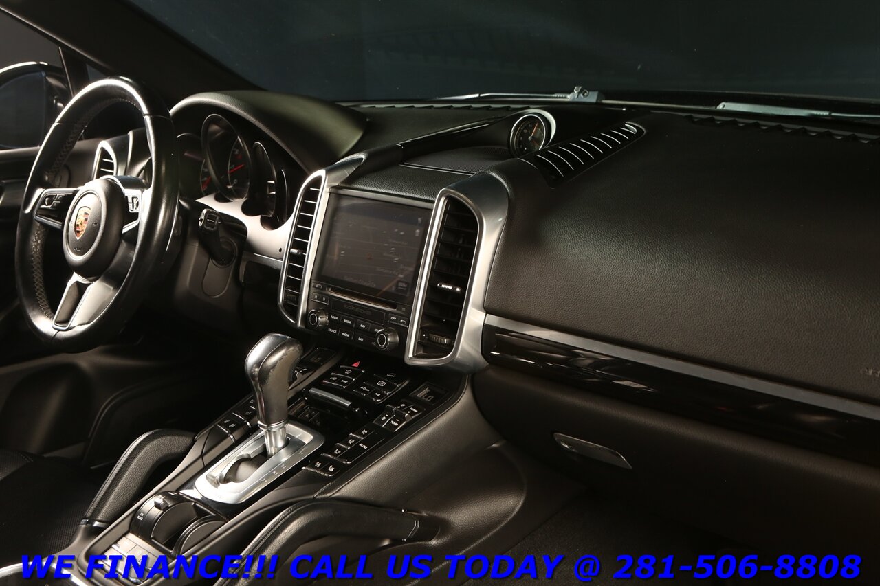 2017 Porsche Cayenne 2017 Platinum AWD NAV PANO BOSE CAMERA - Photo 18 - Houston, TX 77031