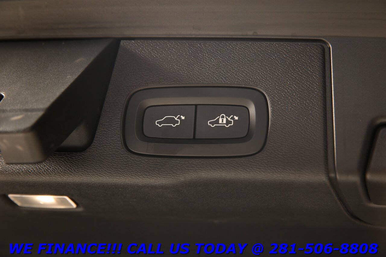 2023 Volvo XC60 2023 B5 Plus Dark Theme AWD NAV PANO BLIND 67K MLS   - Photo 23 - Houston, TX 77031