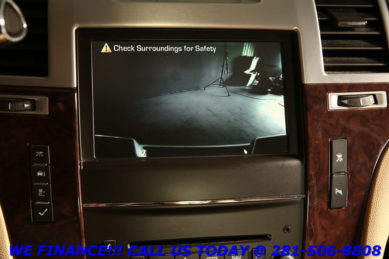 2011 Cadillac Escalade 2011 EXT Premium AWD NAV DVD SUN CAMERA 85K MLS - Photo 17 - Houston, TX 77031