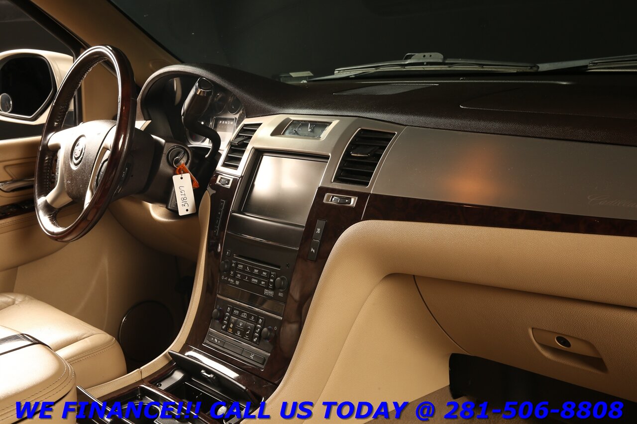 2011 Cadillac Escalade 2011 EXT Premium AWD NAV DVD SUN CAMERA 85K MLS - Photo 18 - Houston, TX 77031