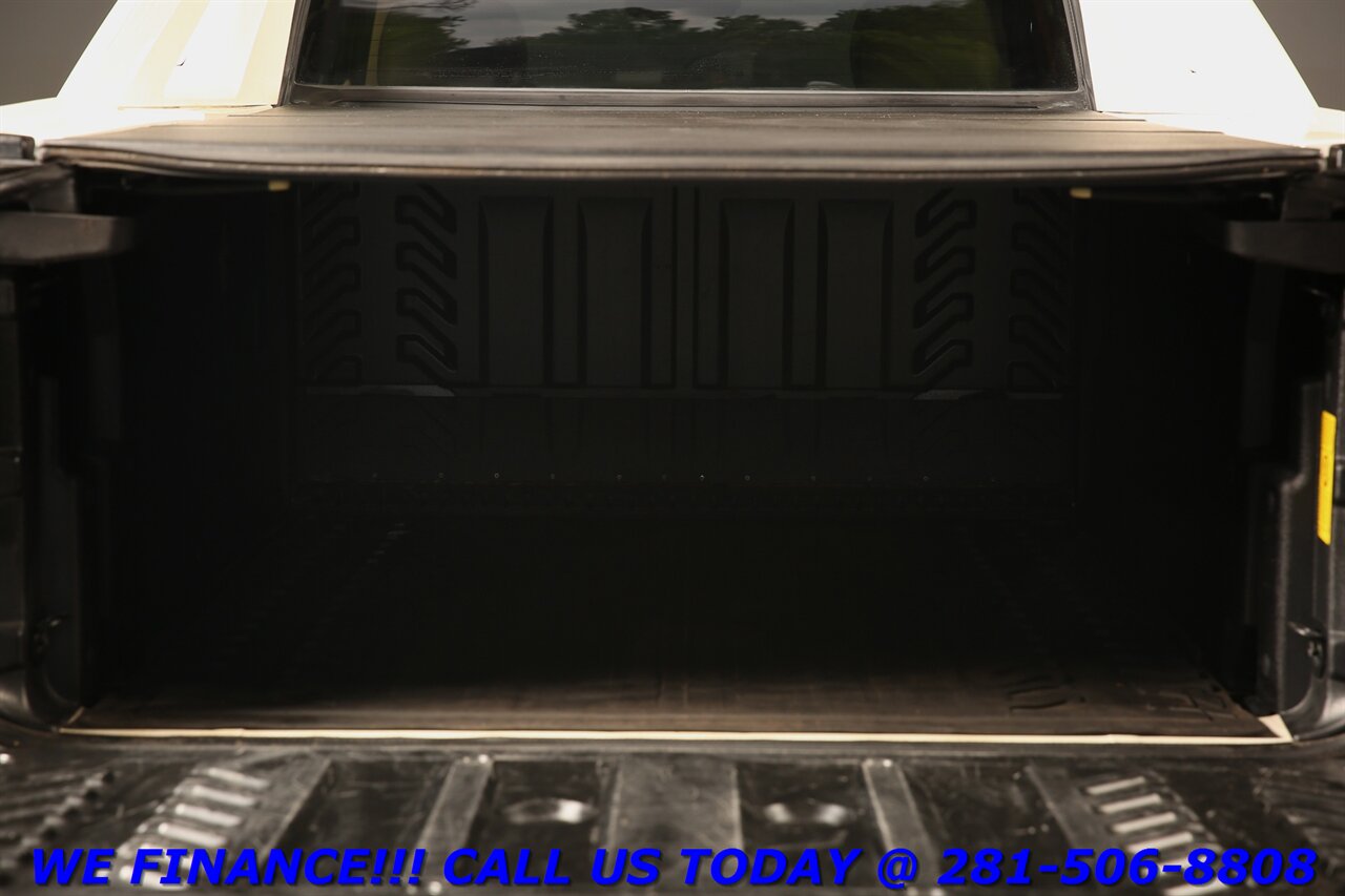 2011 Cadillac Escalade 2011 EXT Premium AWD NAV DVD SUN CAMERA 85K MLS - Photo 23 - Houston, TX 77031