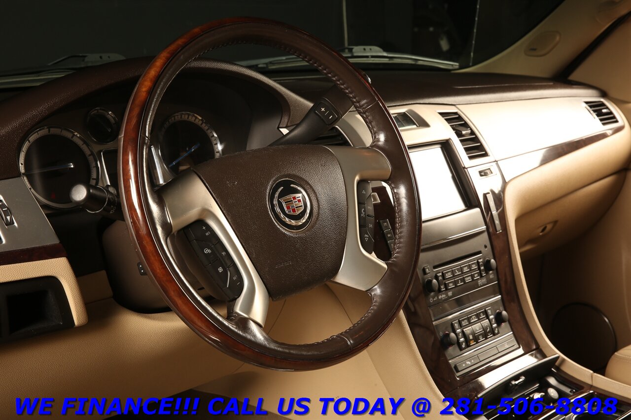 2011 Cadillac Escalade 2011 EXT Premium AWD NAV DVD SUN CAMERA 85K MLS - Photo 10 - Houston, TX 77031